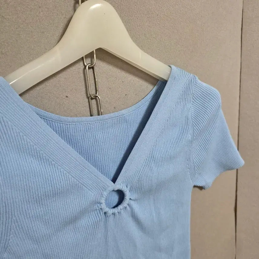 [BUNJANG] Sandro Sky Blue V-neck Knit Top / 산드로 하늘색 브이넥 니트 1   n4359