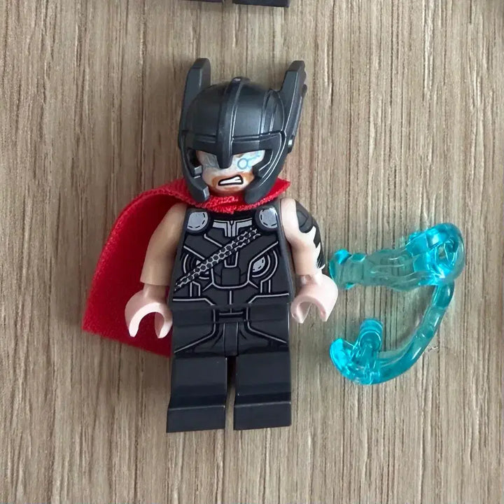 [BUNJANG] Lego 76084 Thor Ragnarok Minifigure / 레고 76084 정품 단종 희귀 라그나로크 토르 미니피규어 판매합니다.