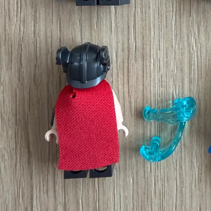 [BUNJANG] Lego 76084 Thor Ragnarok Minifigure / 레고 76084 정품 단종 희귀 라그나로크 토르 미니피규어 판매합니다.
