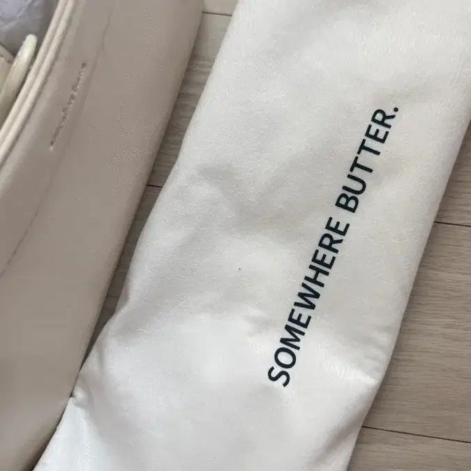 [BUNJANG] Somewhere Butter Ivory Shoulder Bag / 썸웨어버터 아이보리 숄더백