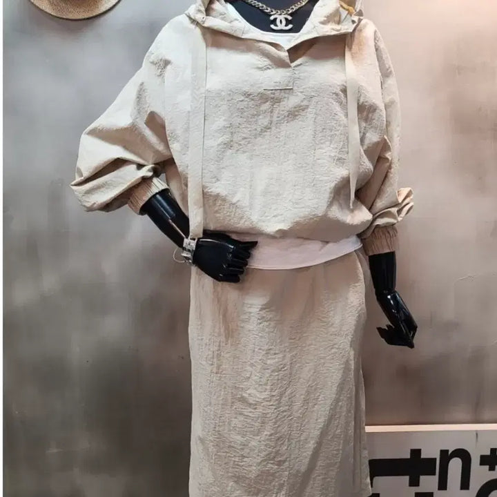 [SOLD OUT] 아노락 베이지 후드 티셔츠 스커트 상하세트