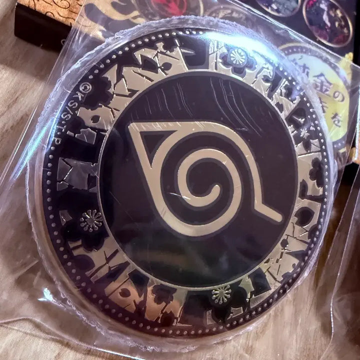 [SOLD OUT] (비닐 미개봉)나루토 금속 뱃지 (아카츠키/나뭇잎)