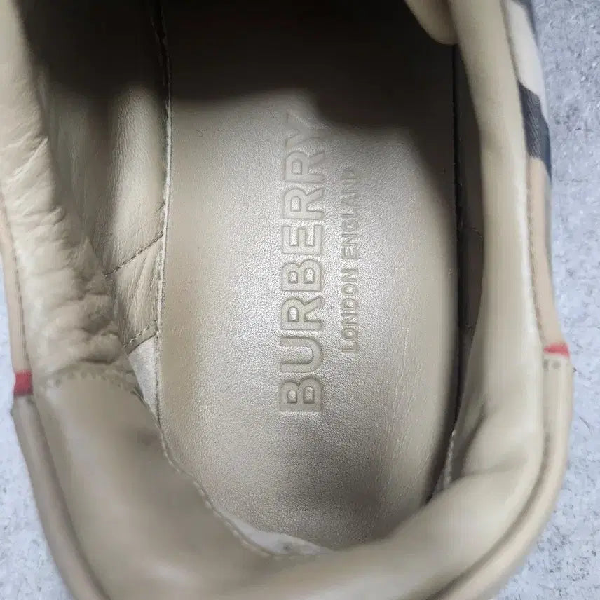 [BUNJANG] Burberry Sneakers Size 37 / 버버리 스니커즈 사이즈 37