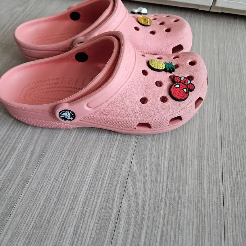 [BUNJANG] Crocs W7 Pink Sandals / 크록스 샌들 W7