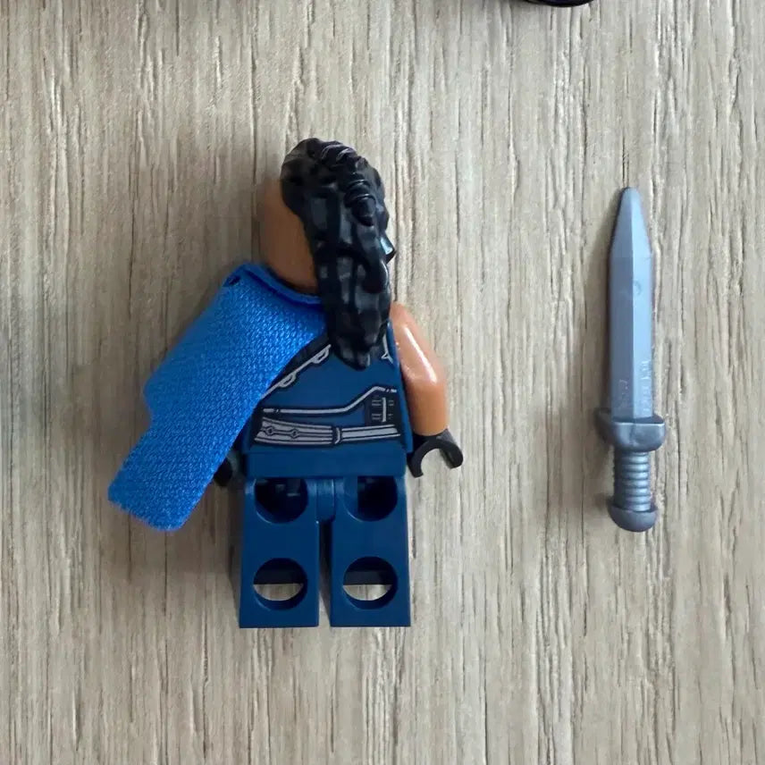 [BUNJANG] Lego 76084 Valkyrie Minifigure / 레고 76084 정품 단종 희귀 발키리 미니피규어 판매합니다.