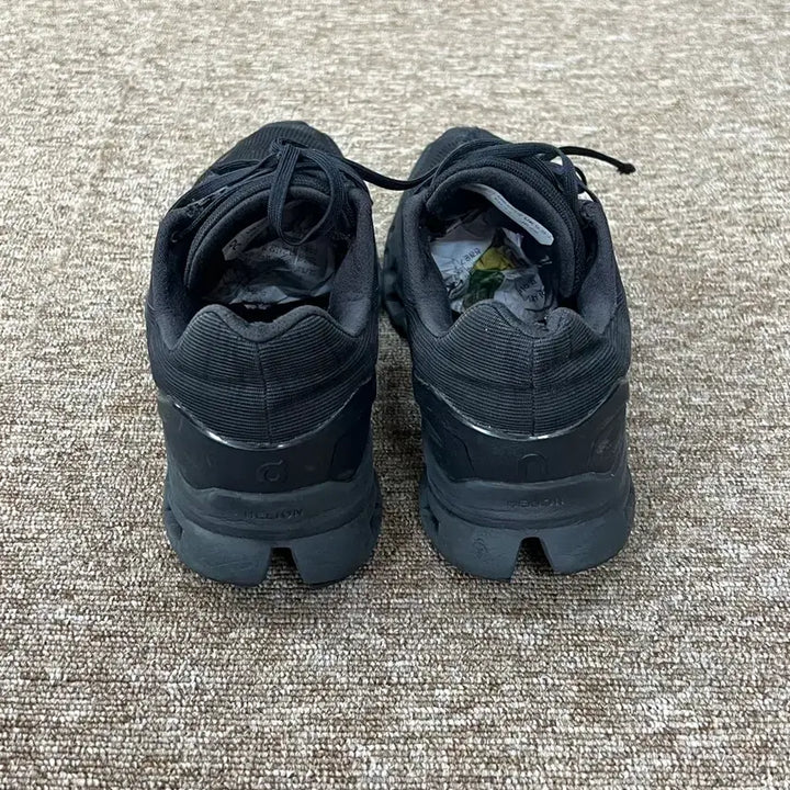 [SOLD OUT] 온러닝 클라우드 스트라터스 러닝화 275