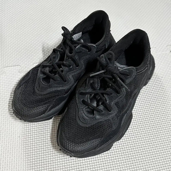 [SOLD OUT] 아디다스 오즈위고 트리플블랙 230