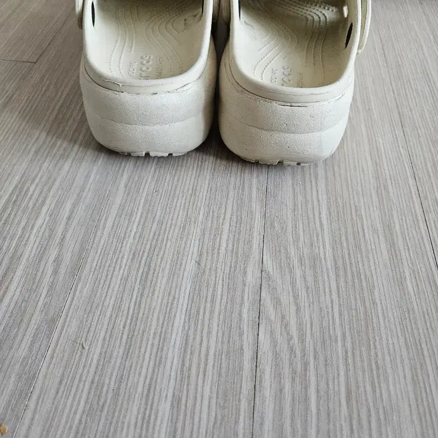 [BUNJANG] Crocs Sandals W7 / 크록스 샌들 W7