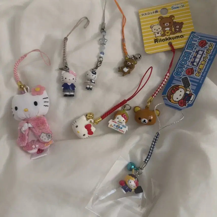 [BUNJANG] Sanrio Hello Kitty &amp; Rilakkuma Strap Bundle / 키티 스트랩 리락쿠마 스트랩 일괄 판매