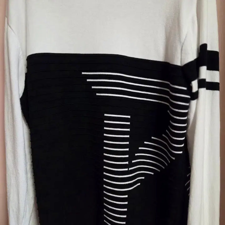 [BUNJANG] Palm Springs Color Block Knit Sweater / 팜스프링스 화이트/블랙 배색 니트