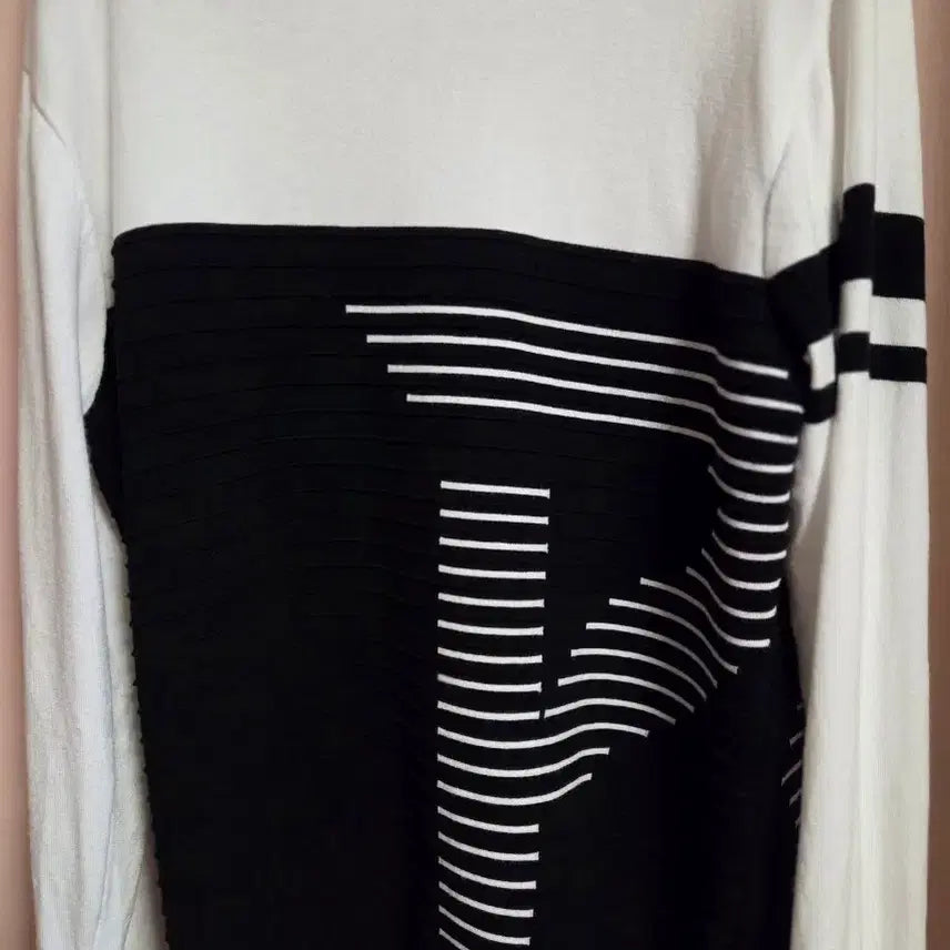 [BUNJANG] Palm Springs Color Block Knit Sweater / 팜스프링스 화이트/블랙 배색 니트