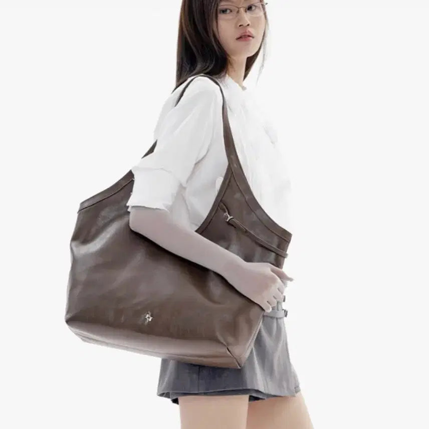 [SOLD OUT] 파인드카푸어 루미 숄더백 브라운