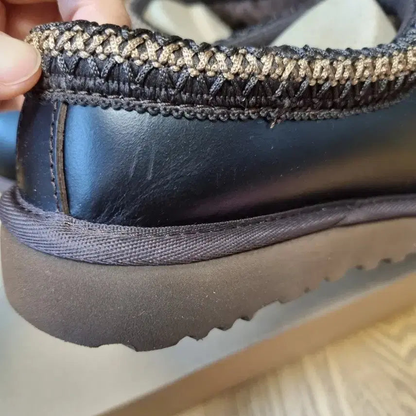 [SOLD OUT] 어그 UGG 레더 타스만 슬리퍼 7사이즈 240