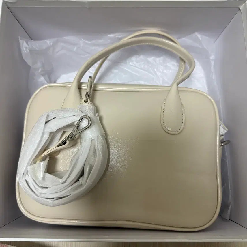 [BUNJANG] NIEEH Square Bag Cream Color / 니히 스퀘어백 크림색 (풀박스)
