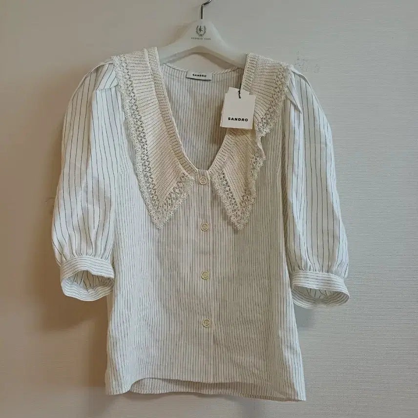 [SOLD OUT] 미착용 산드로 블라우스 판매합니다