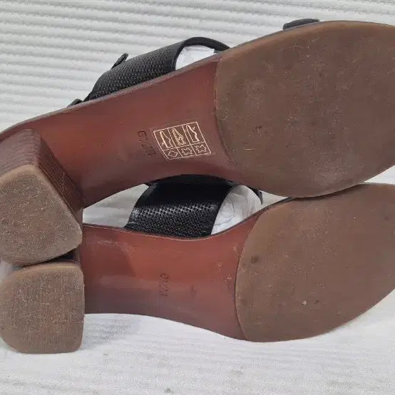 [BUNJANG] Tory Burch Miller Block Heel Sandals 6.5M / 토리버치 밀러 블록 힐 샌들 6.5M 사이즈 235