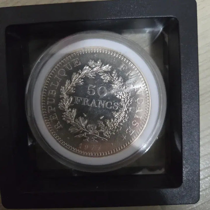 [BUNJANG] French Silver Commemorative Coin with Case / 프랑스 은화 기념주화 케이스 포함