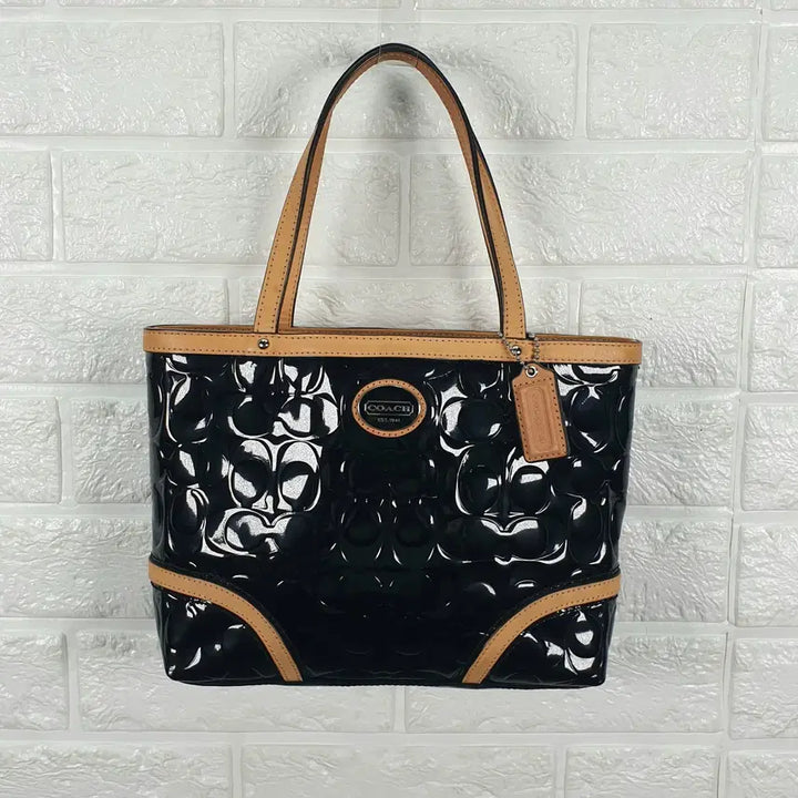 [BUNJANG] Coach Faye Embossed Enamel Tote Bag / 코치 페이트 엠보스드 에나멜 토트백