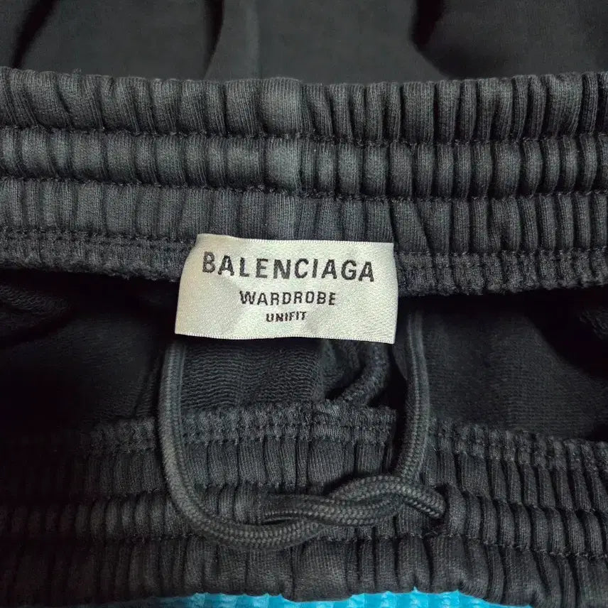 [BUNJANG] Balenciaga Bermuda Shorts / 발렌시아가 반바지