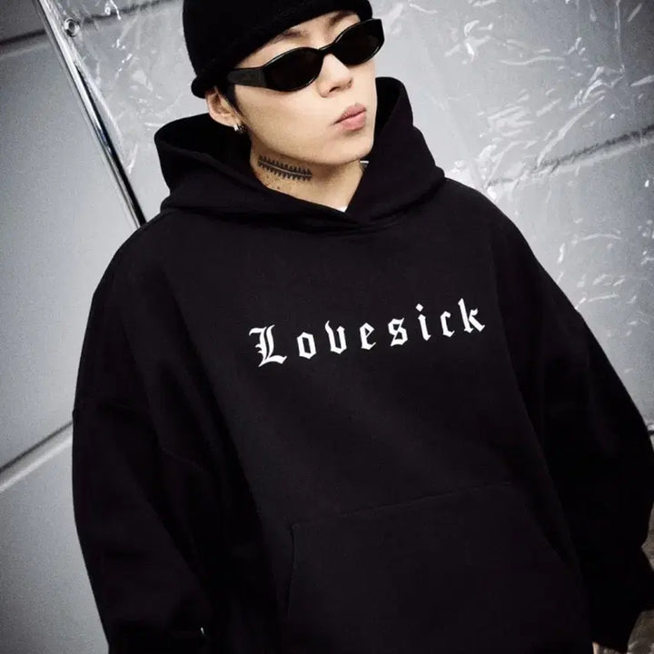 [SOLD OUT] 키드밀리 lovesick 럽식 후드티