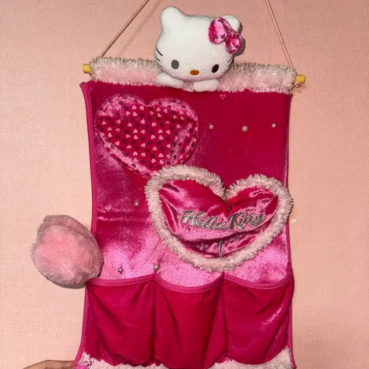 [BUNJANG] Hello Kitty Velvet Wall Hanging Y2k Decor / 고전키티 벨벳 벽걸이 갸루 Y2k