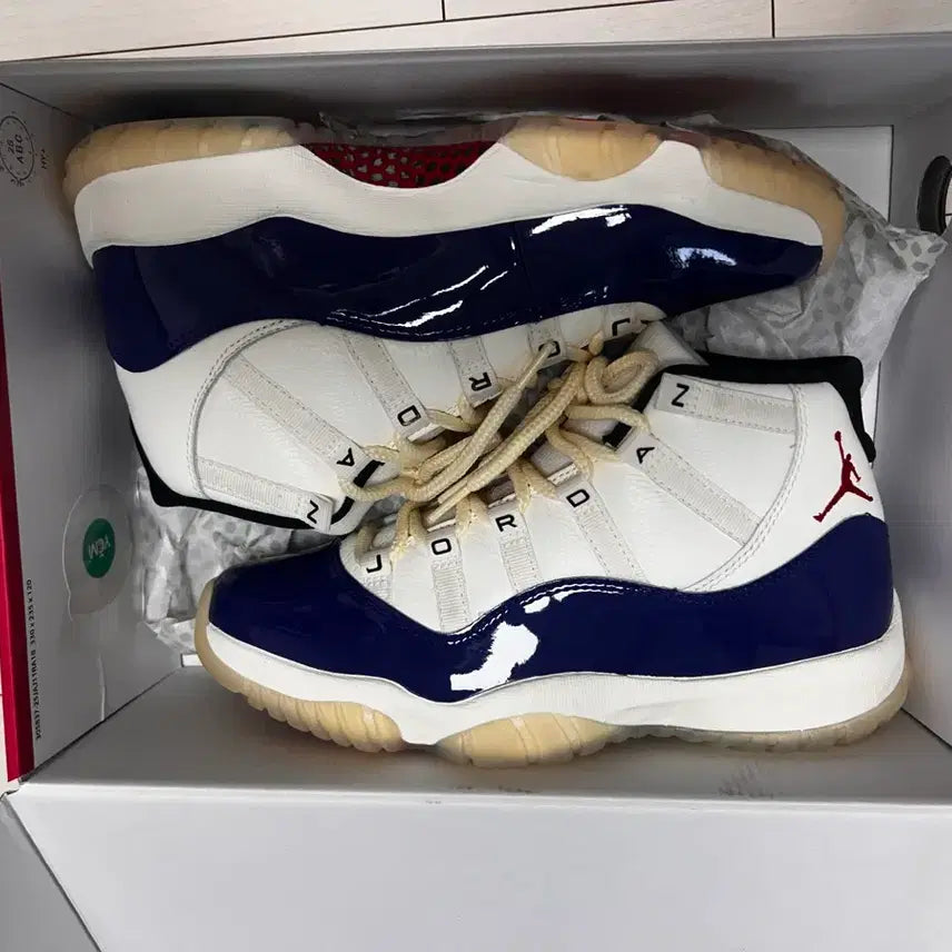 [SOLD OUT] 나이키 에어조던11 딥로얄블루 255사이즈 팝니다.