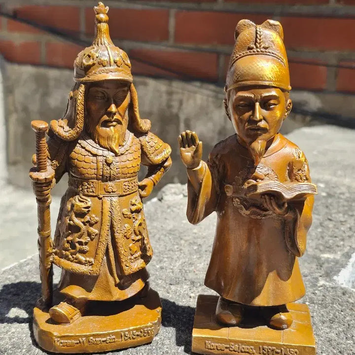 [SOLD OUT] [최저가] 세종대왕님 &amp; 이순신 장군님 동상 2점 일괄판매
