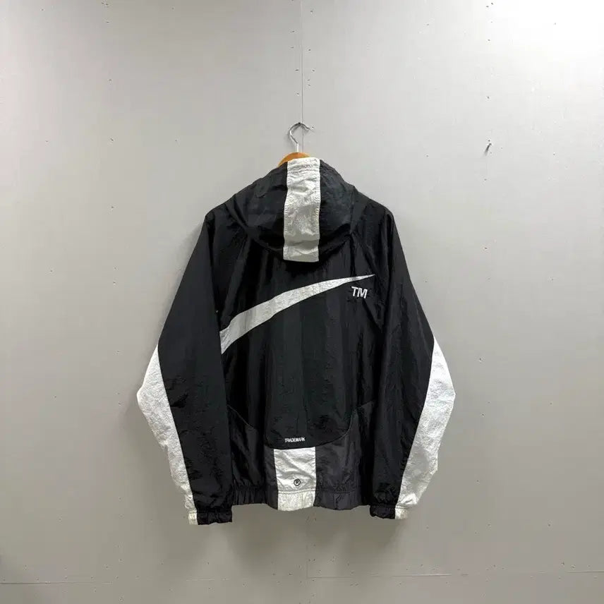 [SOLD OUT] 남성 XL 105 / 나이키 빅스우시 우븐 바람막이