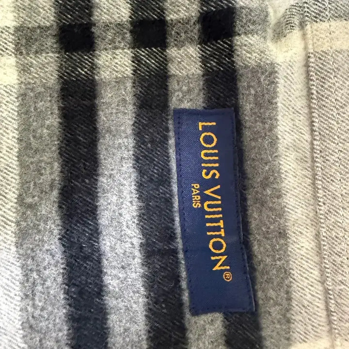 [BUNJANG] Louis Vuitton Marque Logo Check Flannel Shirt - Gray (Size S) / 루이비통 마르크 로고 체크 플란넬 셔츠 그레이 / S