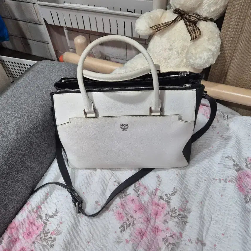 [SOLD OUT] MCM 화이트 블랙 숄더백 토트백