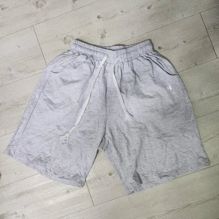 [BUNJANG] HUGVONE Grey Training Shorts / HUGVONE 회색 반바지 트레이닝복