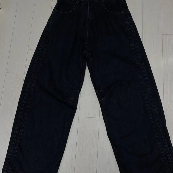 [BUNJANG] Fog Service Wide Curved Denim (Size 2) / 다이브인 포그서비스 와이드 커브드 데님 2사이즈