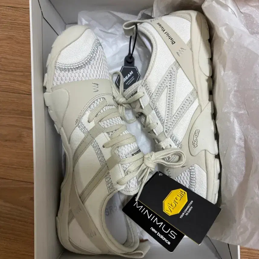 [BUNJANG] New Balance x District Vision MT10O Cloud Dancer Shoes / 뉴발란스 x 디스트릭트 비전 MT10O 클라우드댄서 260 새제품
