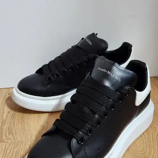 [BUNJANG] Alexander McQueen Oversized All White Sneakers / (38/245~250)알렉산더맥퀸 오버솔 올백 운동화 스니커즈