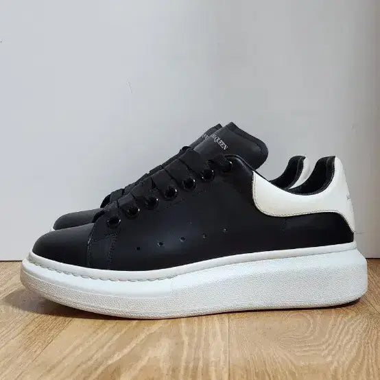 [BUNJANG] Alexander McQueen Oversized All White Sneakers / (38/245~250)알렉산더맥퀸 오버솔 올백 운동화 스니커즈
