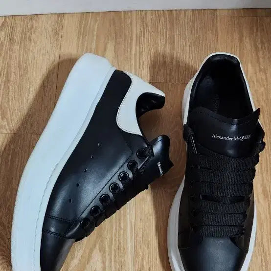 [BUNJANG] Alexander McQueen Oversized All White Sneakers / (38/245~250)알렉산더맥퀸 오버솔 올백 운동화 스니커즈