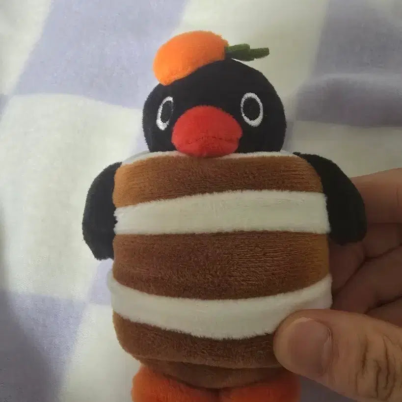 [SOLD OUT] 투썸플레이스 퀸즈 캐럿 핑구 키링
