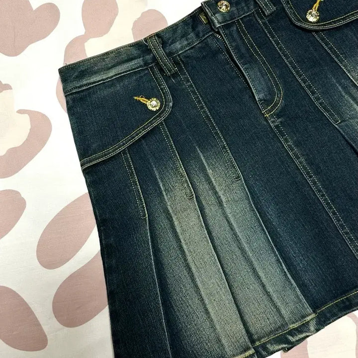 [BUNJANG] Lovely Pinsker Giallo Pleats Mini Skirt / 와투케 러블리 핀터깔 갸루 플리츠 중청 스커트