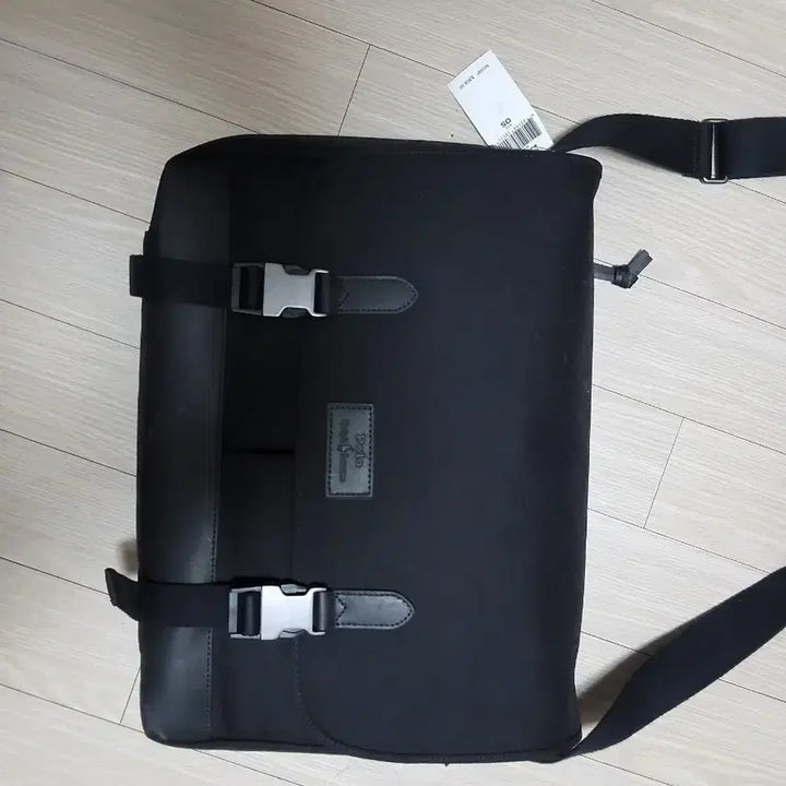 [SOLD OUT] 폴로 가방(크로스백) 새제품 [레더트림 트래블 메신저백] 팝니다