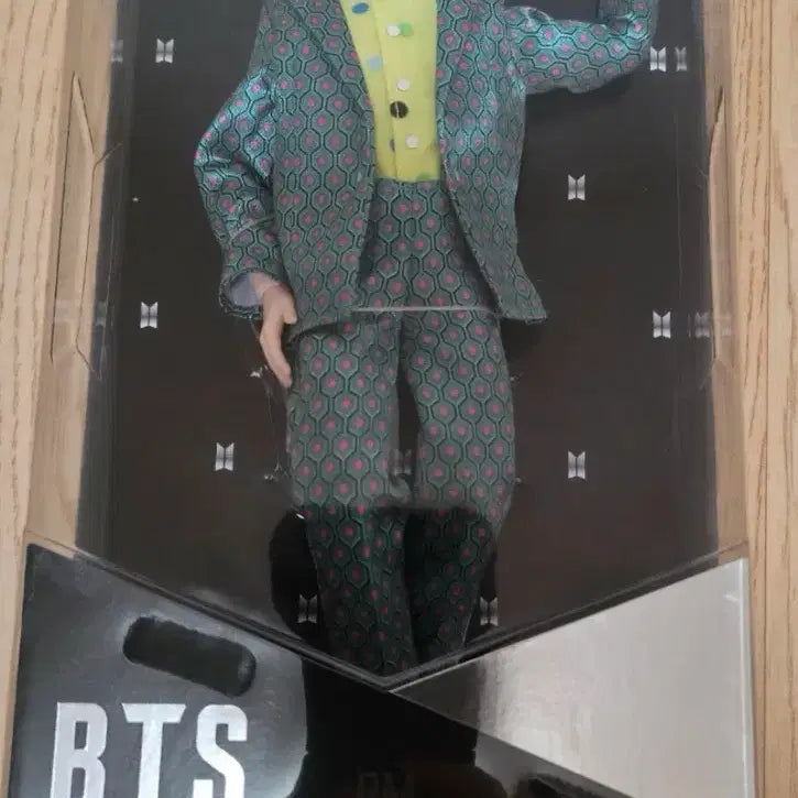 [BUNJANG] BTS Mattel Fashion Doll Figure (Sealed) / BTS 패션돌 마텔 피규어 인형 미개봉