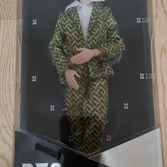 [BUNJANG] BTS Mattel Fashion Doll Figure (Sealed) / BTS 패션돌 마텔 피규어 인형 미개봉