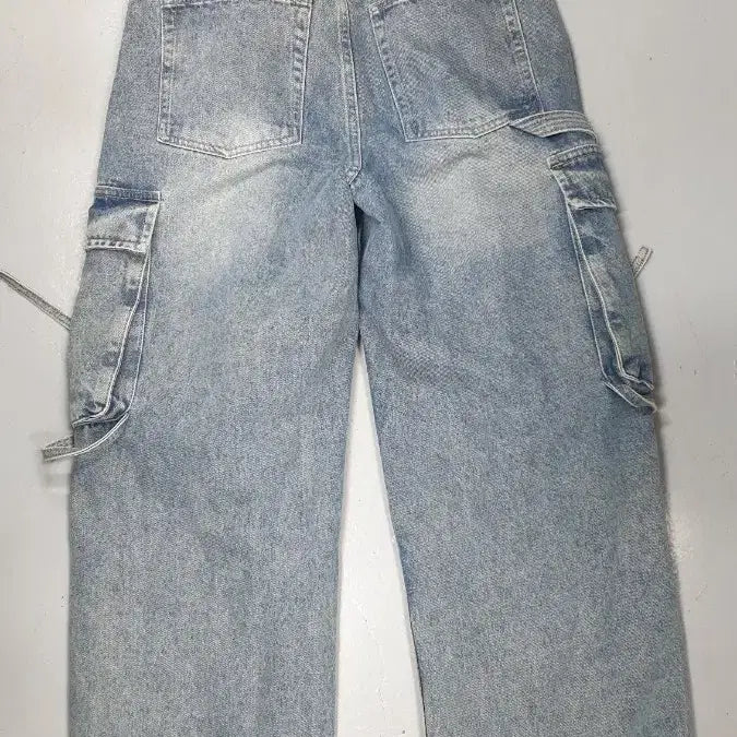 [BUNJANG] RIPEN Cargo Wide Denim Pants (Light Blue) / RIPEN 연청 카고 와이드 데님 팬츠