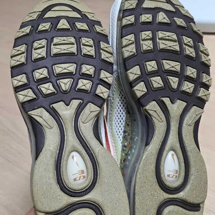 [BUNJANG] Nike Air Max Terrascape 97 Phantom and Vivid Green / 나이키 에어맥스 테라스케이프 97 팬텀 앤 비비드 그린