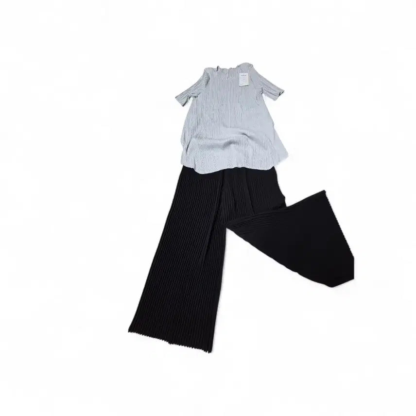 [SOLD OUT] 새상품 일본 에바큐브 플리츠 상의 + 와이드 팬츠 세트