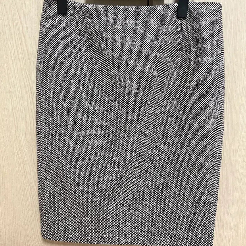 [SOLD OUT] 식스앤어하프 울 미디 스커트 S 사이즈 새상품