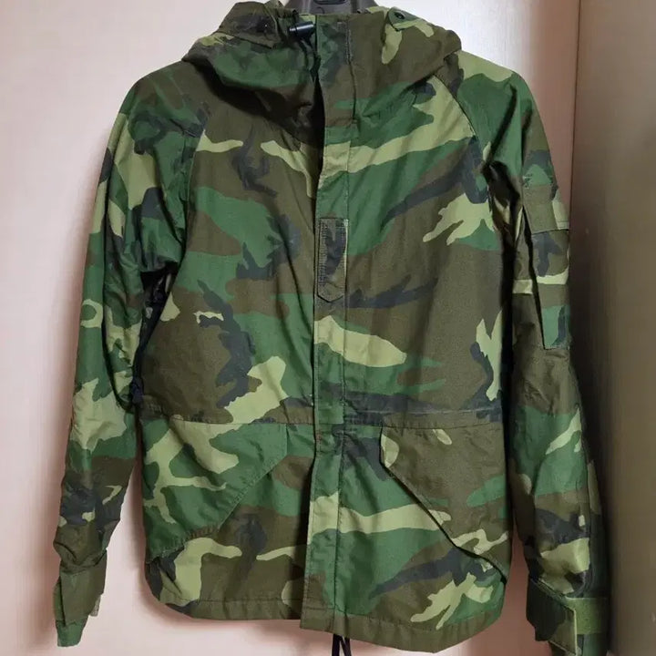 [SOLD OUT] 미군 고어텍스 카모 후드 야상 점퍼