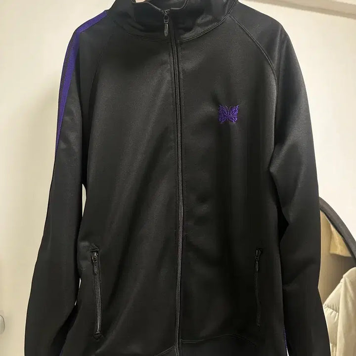 [SOLD OUT] [XL] 니들스 트랙자켓 XL 검보 새상품급