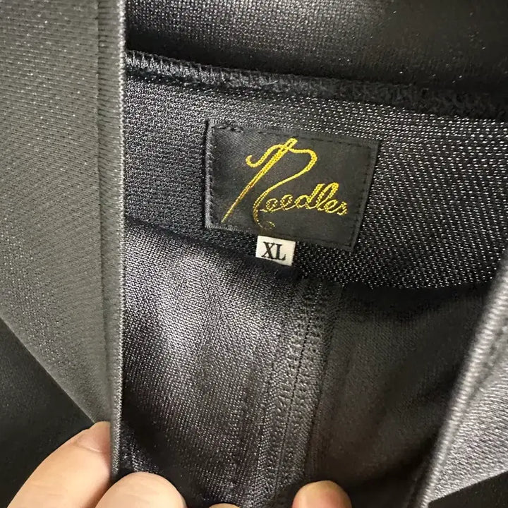 [SOLD OUT] [XL] 니들스 트랙자켓 XL 검보 새상품급