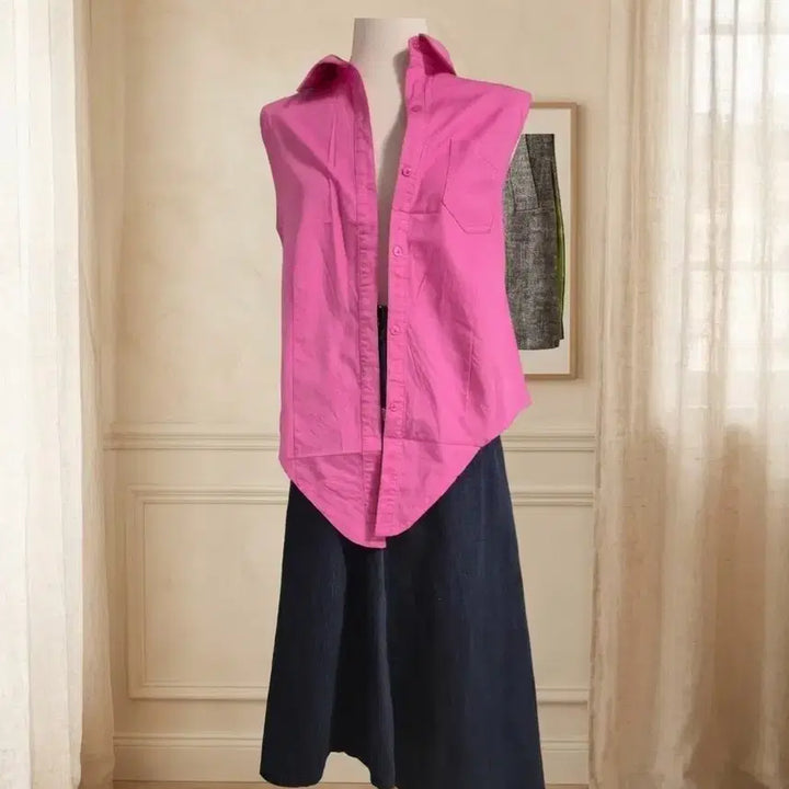 [BUNJANG] Vivid Pink Sleeveless Shirt Blouse with Unique Hemline / 유니크한 밑단 포인트! 비비드 핑크 민소매 셔츠 블라우스