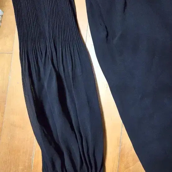 [BUNJANG] Black Long Dress with Frill Detail / 검정색 롱 원피스 프릴 장식